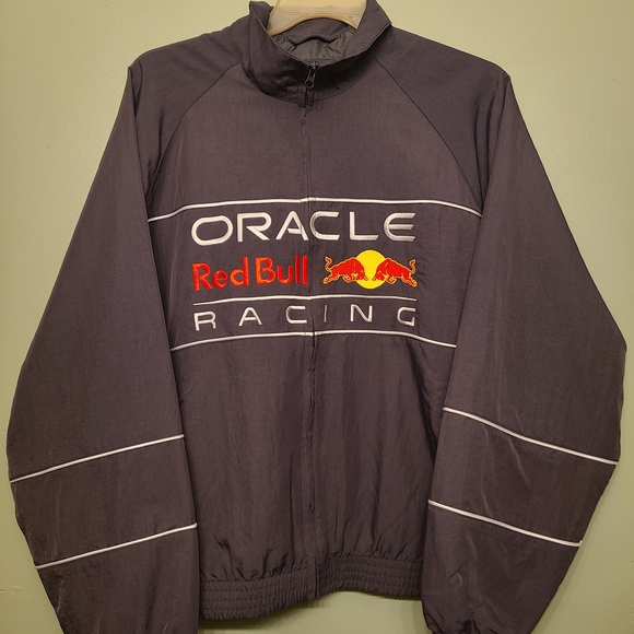 **SOLD** Oracle Red Bull Racing Jacket - Picture 3 of 7